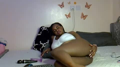 Snapshot of pretty_daina3 chatting on November 5, 6:30 pm pretty_daina3 online show from November 5, 6:30 pm