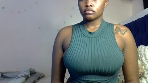 Snapshot of pretty_daina3 chatting on June 26, 9:25 am pretty_daina3 online show from June 26, 9:25 am