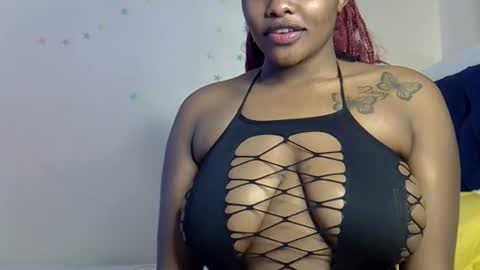 Snapshot of pretty_daina3 chatting on July 28, 10:10 am pretty_daina3 online show from July 28, 10:10 am