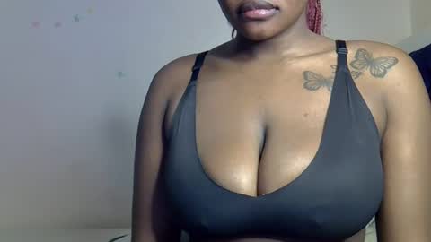 Snapshot of pretty_daina3 chatting on July 31, 1:49 am pretty_daina3 online show from July 31, 1:49 am