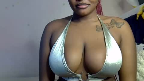 Snapshot of pretty_daina3 chatting on August 4, 6:49 am pretty_daina3 online show from August 4, 6:49 am