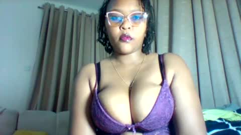 Snapshot of pretty_dee1 chatting on July 29, 3:48 am pretty_dee1 online show from July 29, 3:48 am