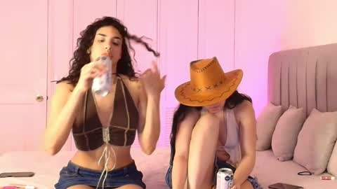 Snapshot of pretty_dirty_sis chatting on November 8, 4:12 am Dirty Sis online show from November 8, 4:12 am