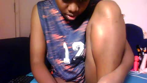 Snapshot of pretty_ebony23 chatting on July 6, 10:12 pm chocolatebby90 online show from July 6, 10:12 pm