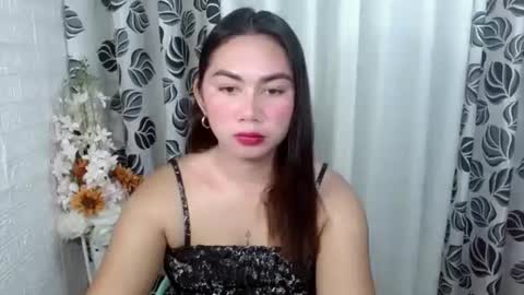 elennah online show from November 12, 6:47 am