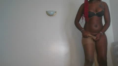 pretty_empress online show from June 29, 10:15 am