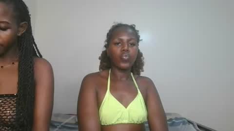 pretty_empress online show from July 13, 9:50 pm