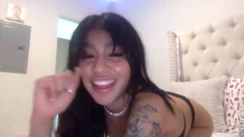 pretty_girl828687 online show from March 18, 6:44 pm