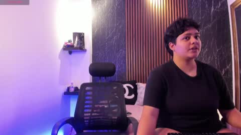 pretty_honey22 online show from May 28, 9:34 pm