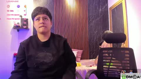 pretty_honey22 online show from May 30, 8:17 pm