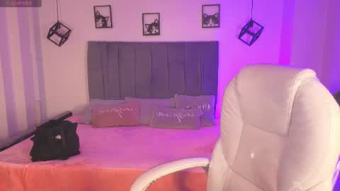 Snapshot of pretty_johnson_ chatting on July 26, 3:36 am pretty online show from July 26, 3:36 am