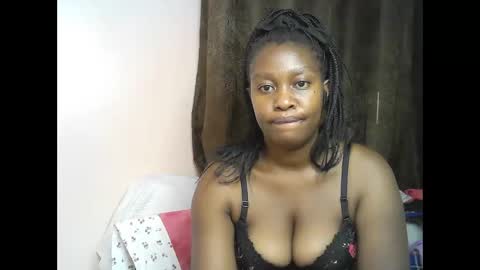 pretty_kylah online show from May 18, 3:24 am