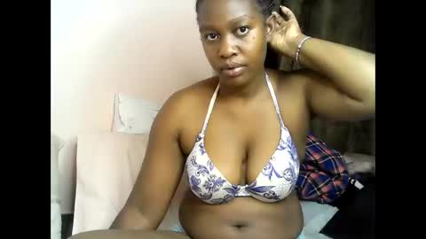 pretty_kylah online show from May 26, 1:12 am