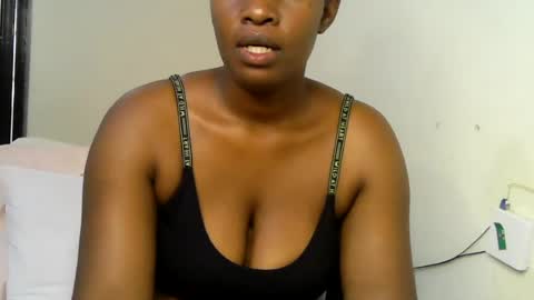 pretty_kylah online show from June 28, 9:37 am