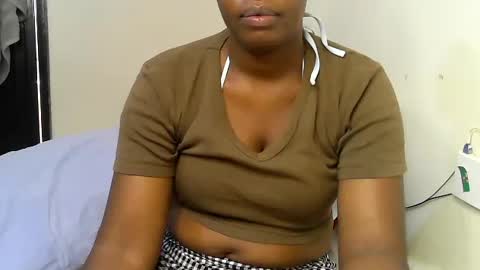pretty_kylah online show from July 8, 11:04 am
