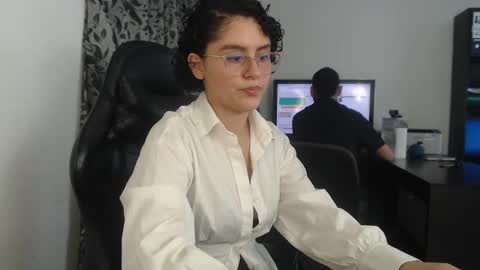 pretty_latina2 online show from February 19, 5:05 am