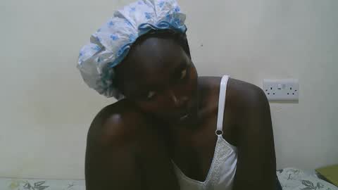 pretty_leila1 online show from February 11, 11:15 am