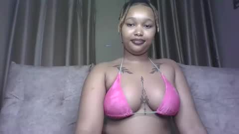 Snapshot of pretty_little_baibe chatting on October 23, 7:45 pm Tracy online show from October 23, 7:45 pm