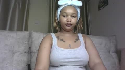 Snapshot of pretty_little_baibe chatting on November 3, 1:23 pm Tracy online show from November 3, 1:23 pm
