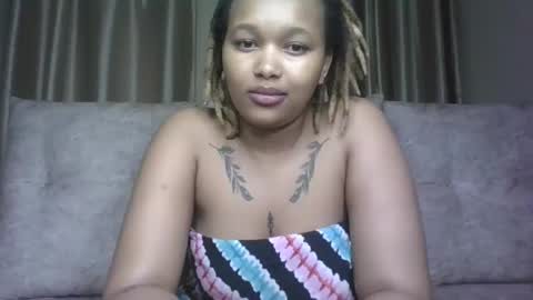 Snapshot of pretty_little_baibe chatting on November 18, 12:27 am Tracy online show from November 18, 12:27 am