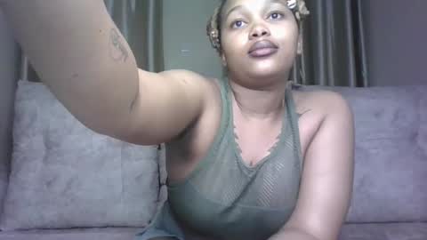 Snapshot of pretty_little_baibe chatting on December 3, 12:29 am Tracy online show from December 3, 12:29 am