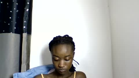 Snapshot of pretty_luv1 chatting on June 19, 12:09 pm pretty luv1 online show from June 19, 12:09 pm
