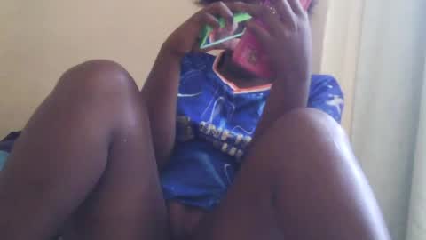pretty_melan online show from July 31, 8:25 am