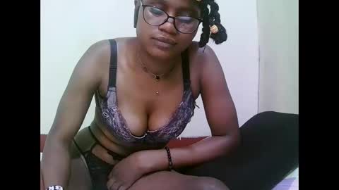 Snapshot of pretty_mellan chatting on January 21, 11:45 pm pretty_mellan online show from January 21, 11:45 pm