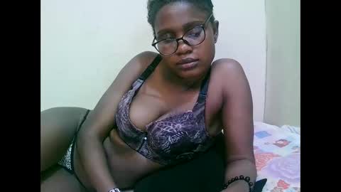 Snapshot of pretty_mellan chatting on January 24, 7:07 pm pretty_mellan online show from January 24, 7:07 pm