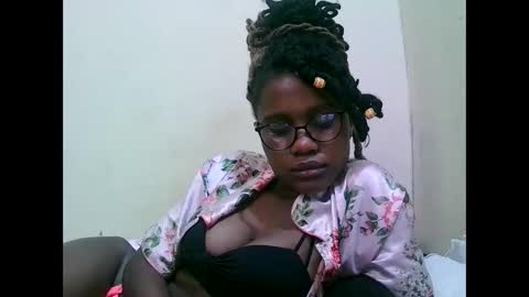 Snapshot of pretty_mellan chatting on January 30, 8:11 am pretty_mellan online show from January 30, 8:11 am