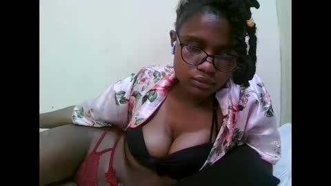 Snapshot of pretty_mellan chatting on January 31, 5:51 am pretty_mellan online show from January 31, 5:51 am