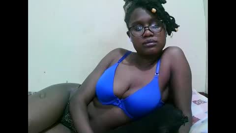 Snapshot of pretty_mellan chatting on February 4, 9:49 am pretty_mellan online show from February 4, 9:49 am