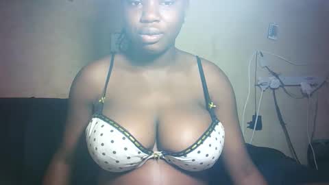 pretty_milan online show from March 6, 8:55 am