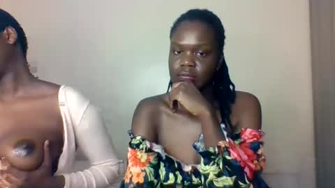 Snapshot of pretty_naya chatting on October 5, 3:54 pm naya online show from October 5, 3:54 pm