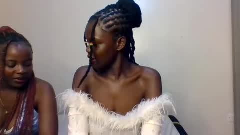 Snapshot of pretty_naya chatting on November 13, 6:51 pm naya online show from November 13, 6:51 pm