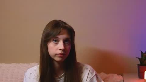 Snapshot of pretty_passenger chatting on November 2, 4:09 pm Emily online show from November 2, 4:09 pm