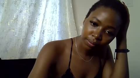 pretty_petite24 online show from May 15, 9:49 am