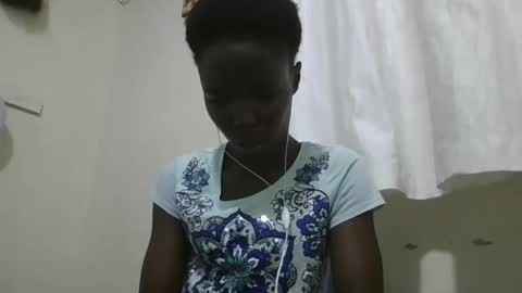 pretty_petite_ebony online show from October 29, 10:00 pm