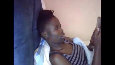 pretty_petite_ebony online show from April 28, 2:33 pm