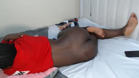 Snapshot of pretty_pussy2 chatting on November 19, 4:01 am Essy online show from November 19, 4:01 am