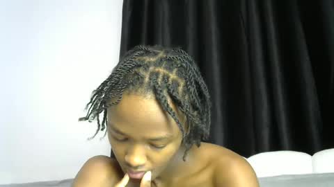 Snapshot of pretty_queennie chatting on June 24, 7:46 pm Pretty doll online show from June 24, 7:46 pm