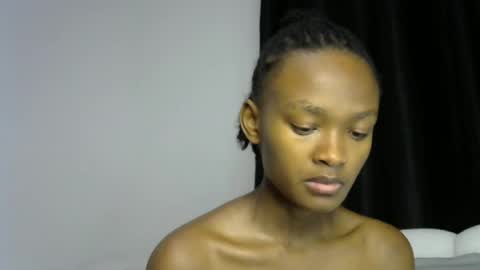 Snapshot of pretty_queennie chatting on June 28, 9:10 pm Pretty doll online show from June 28, 9:10 pm