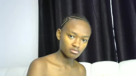 Snapshot of pretty_queennie chatting on July 7, 9:35 am Pretty doll online show from July 7, 9:35 am