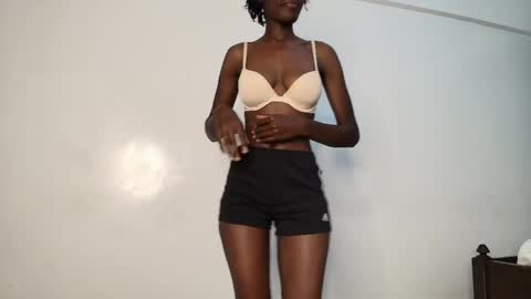 pretty_sexxxy online show from April 9, 11:59 am