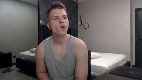 Snapshot of pretty_sweety chatting on July 29, 6:39 pm Justin online show from July 29, 6:39 pm