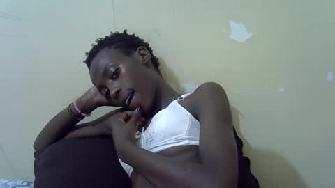 Vee online show from February 12, 7:31 pm