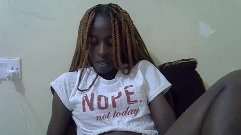 Vee online show from March 8, 6:23 pm