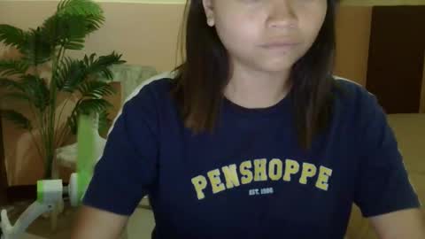pretty_yanaah16 online show from March 17, 8:28 am