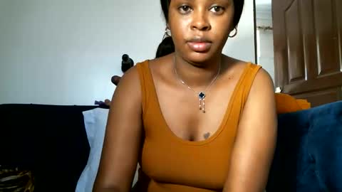 Snapshot of pretty_zii chatting on May 29, 8:45 am zii online show from May 29, 8:45 am