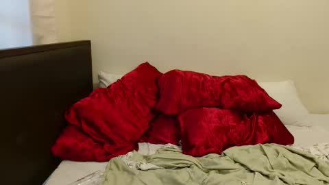 PrettyAsian098 online show from September 14, 12:21 am